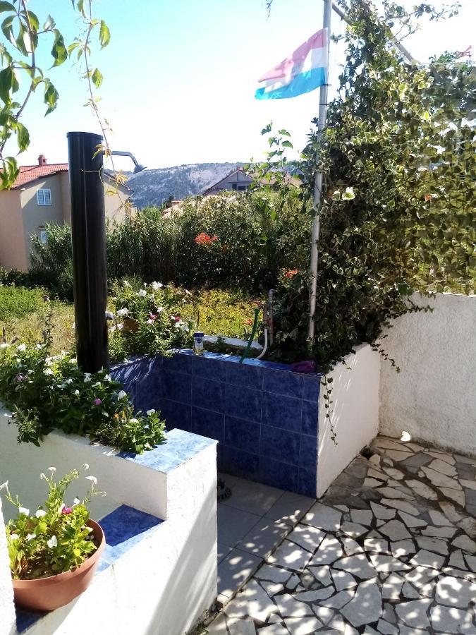 Apartments "Sun-Sea" Лопар Екстериор снимка