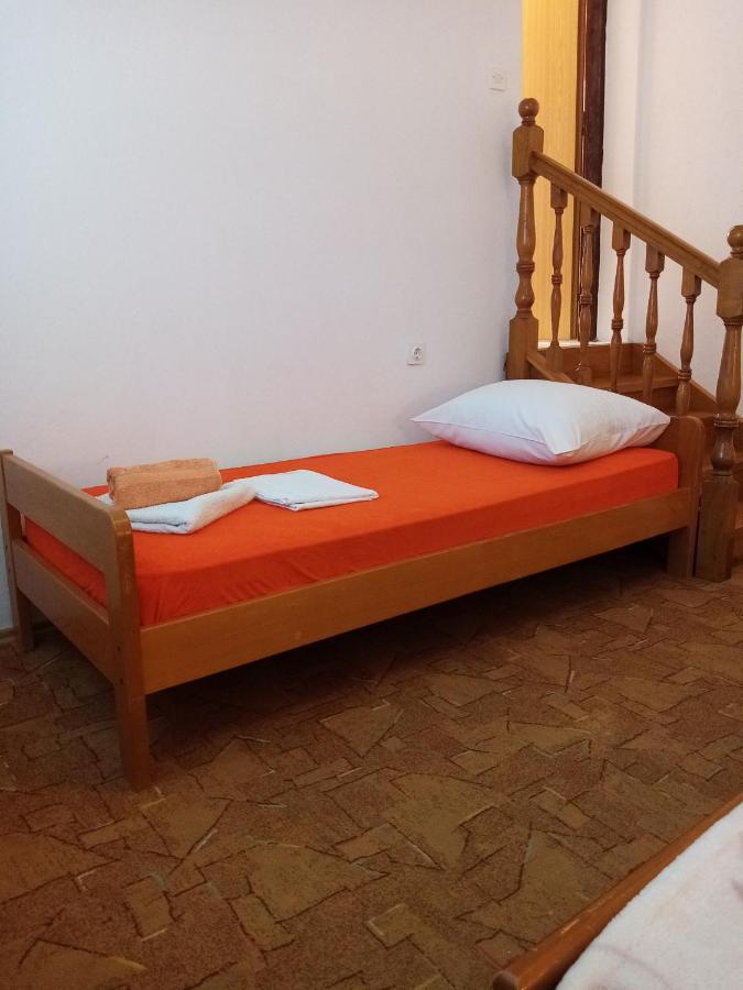Apartments "Sun-Sea" Лопар Екстериор снимка
