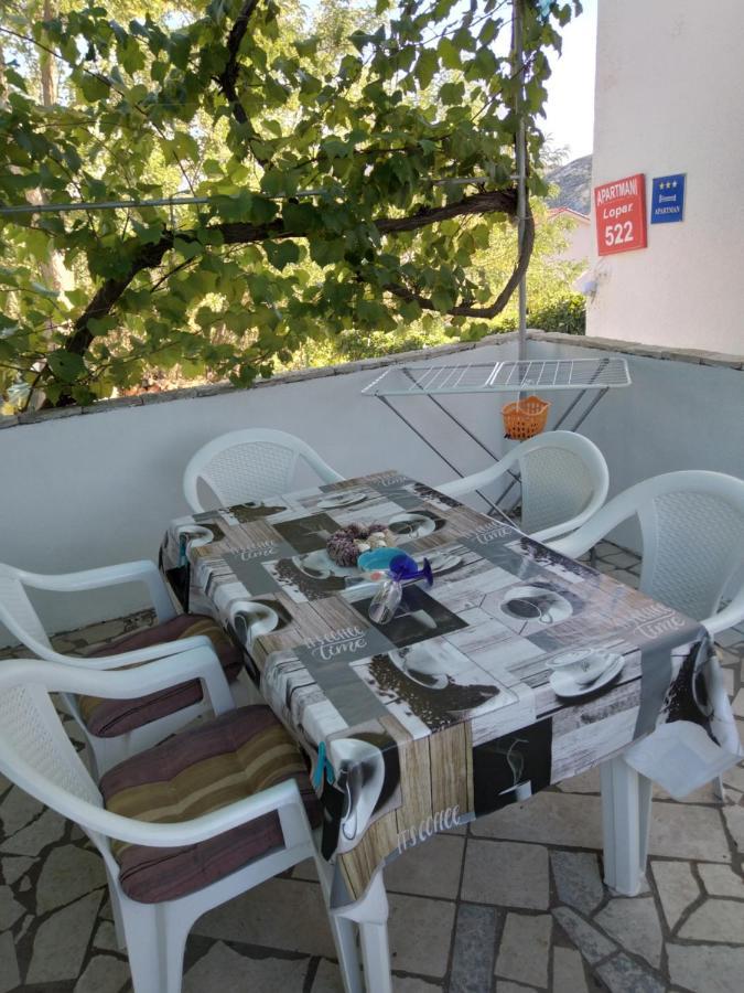 Apartments "Sun-Sea" Лопар Екстериор снимка