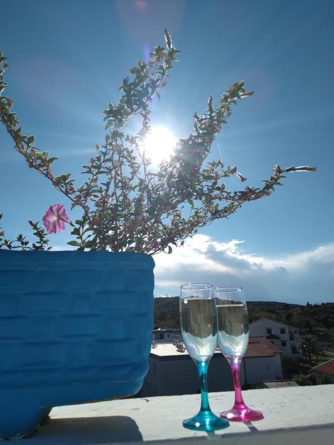 Apartments "Sun-Sea" Лопар Екстериор снимка