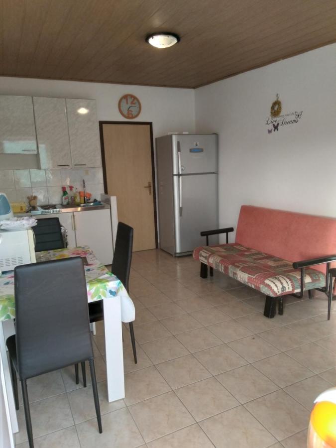 Apartments "Sun-Sea" Лопар Екстериор снимка