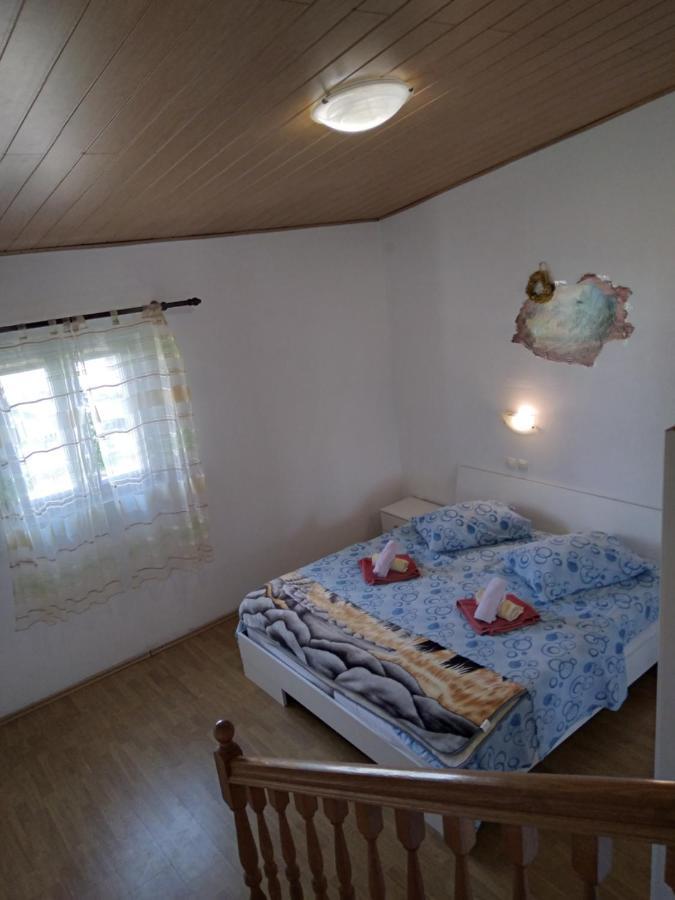 Apartments "Sun-Sea" Лопар Екстериор снимка