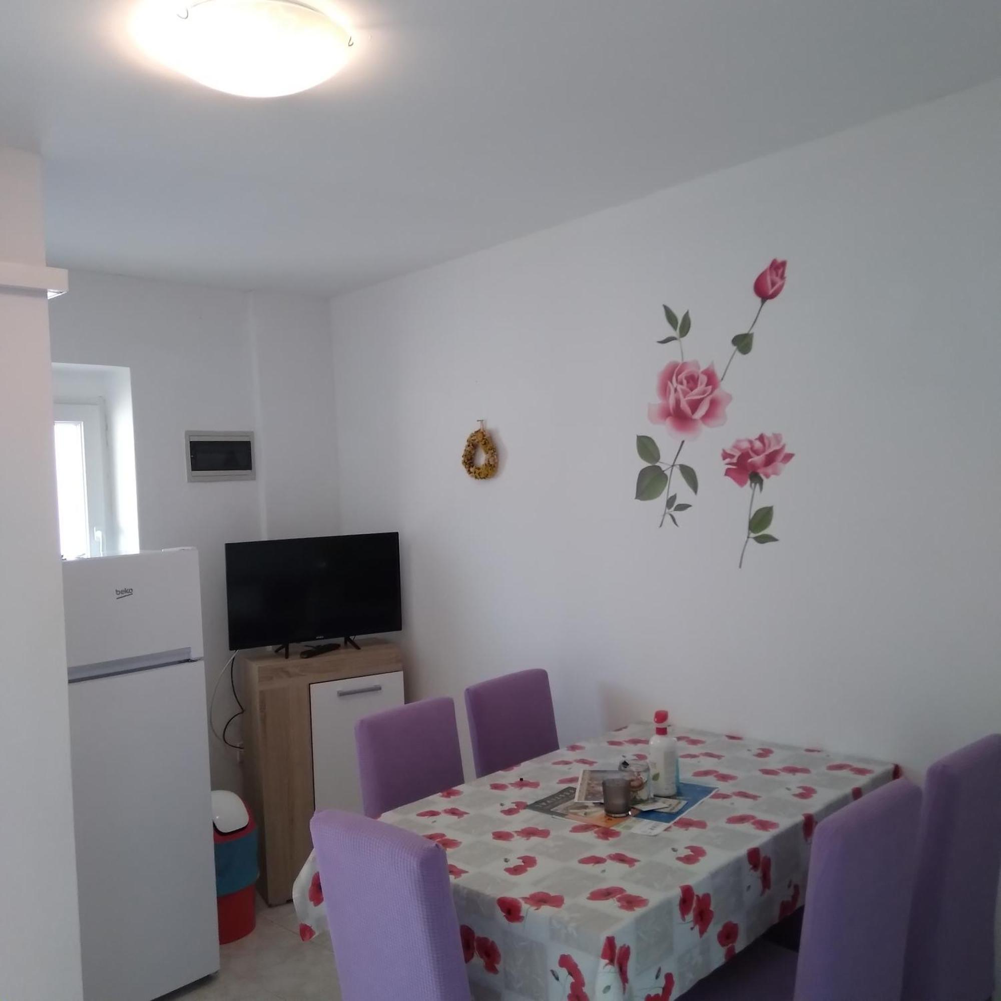 Apartments "Sun-Sea" Лопар Екстериор снимка